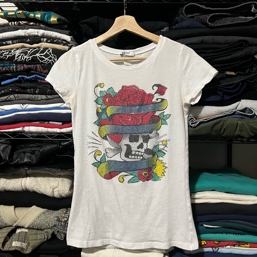 Women's White Graphic Tee with Skull and Rose Design